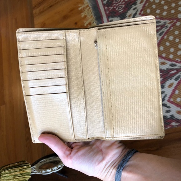 Chanel Bifold Long Caviar Leather Wallet - Picture 6 of 16